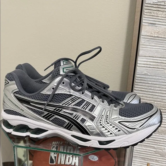 ASICS GEL KAYANO 14 - Picture 1 of 7